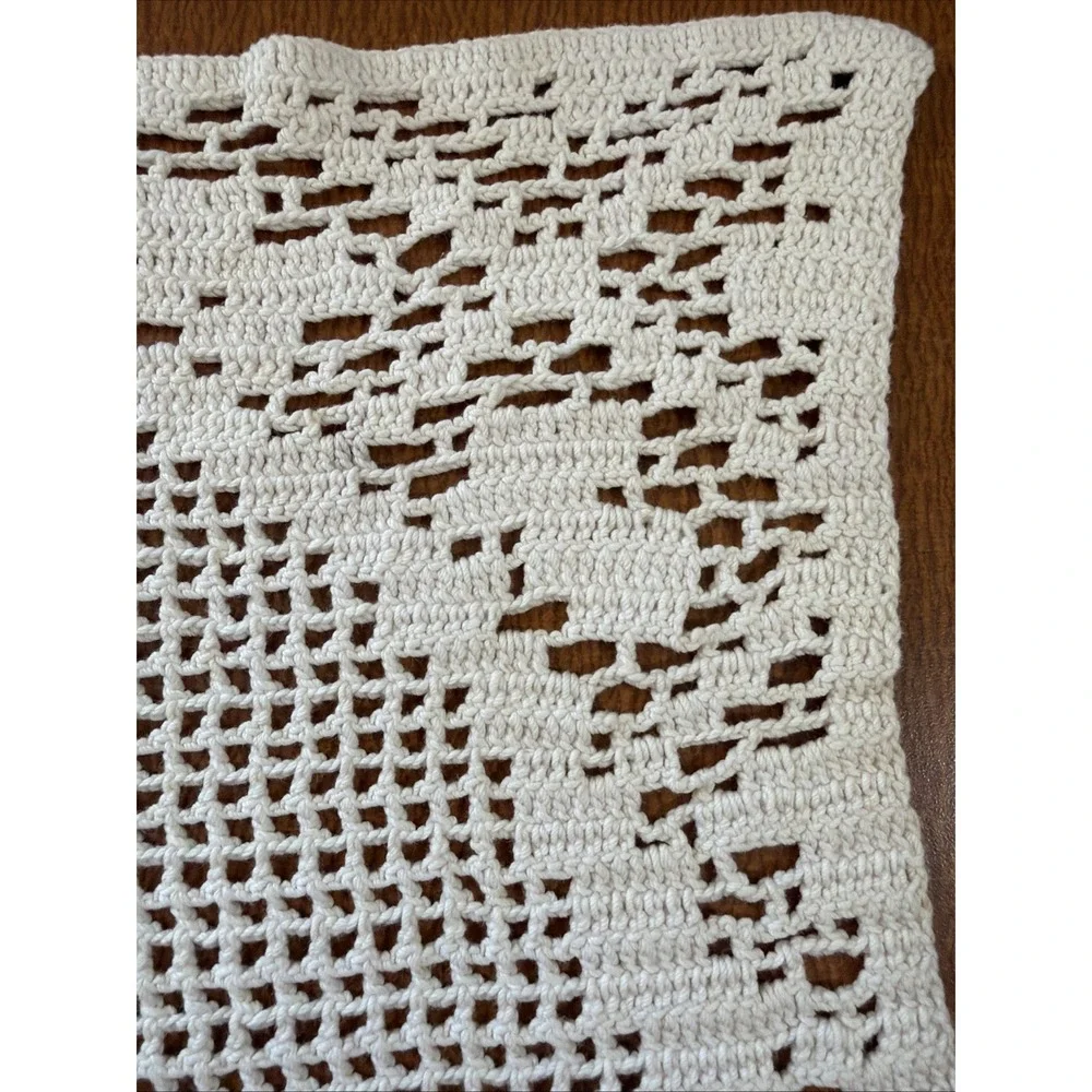 Vintage Swan Crochet Handmade Doily Table Topper 16.5